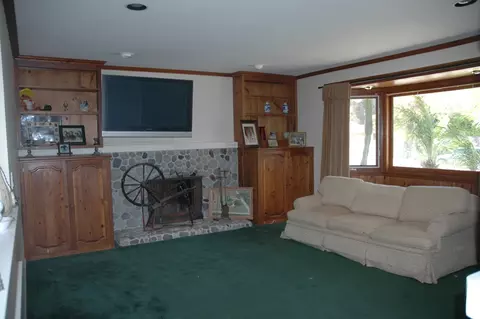 224 Serpolla St, Carpinteria, CA 93013 photo 2