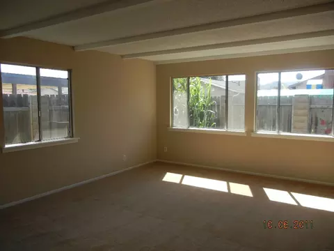 916 N A St, Lompoc, CA 93436 photo 2