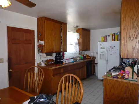 813 W Maple Ave, Lompoc, CA 93436 photo 3