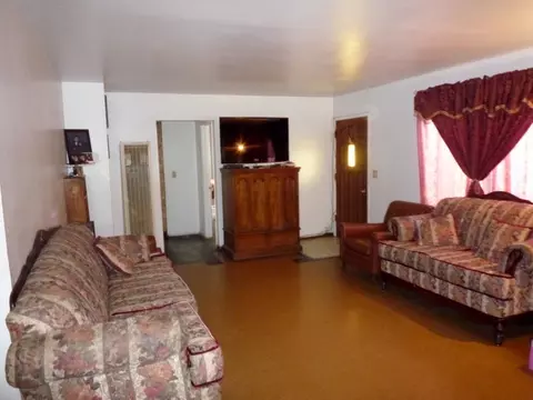 813 W Maple Ave, Lompoc, CA 93436 photo 4