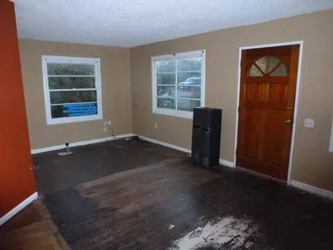 751 Olive Ave, Carpinteria, CA 93013 photo 2