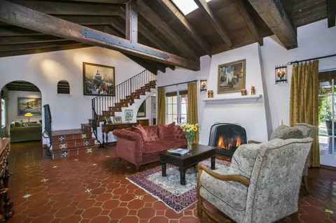 32 E Junipero St, Santa Barbara, CA 93105 photo 3