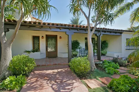 32 E Junipero St, Santa Barbara, CA 93105 photo 2