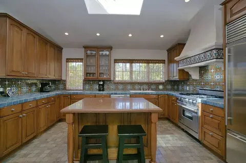 32 E Junipero St, Santa Barbara, CA 93105 photo 6