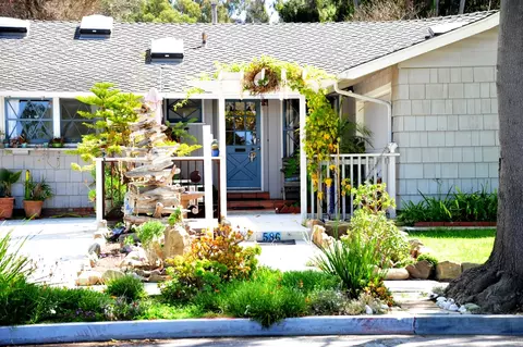586 Arbol Verde St, Carpinteria, CA 93013 photo 2