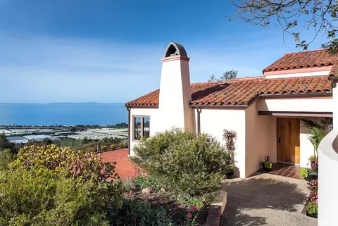 1990 Arriba Dr, Carpinteria, CA 93013 photo 1