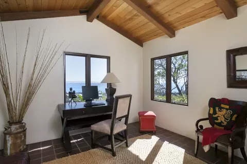 1990 Arriba Dr, Carpinteria, CA 93013 photo 10