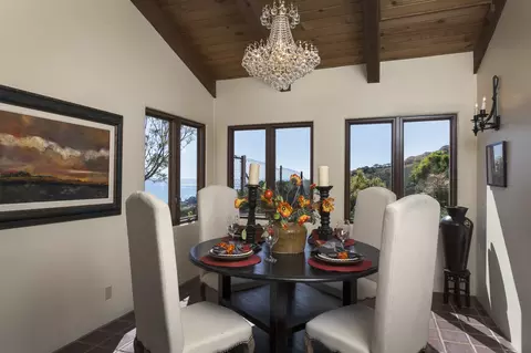 1990 Arriba Dr, Carpinteria, CA 93013 photo 7