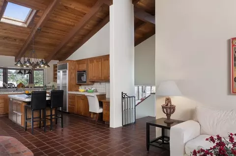 1990 Arriba Dr, Carpinteria, CA 93013 photo 5