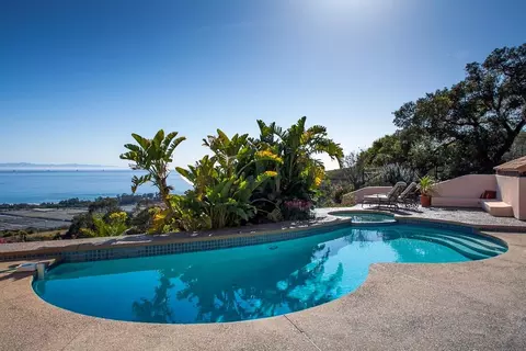 1990 Arriba Dr, Carpinteria, CA 93013 photo 3