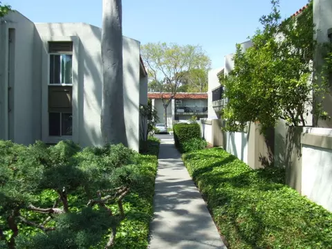 45 Dearborn Pl #35, Goleta, CA 93117 photo 2