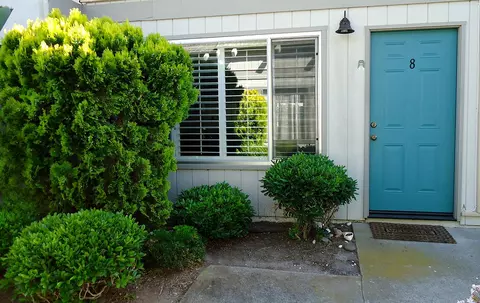 220 Elm Ave #8, Carpinteria, CA 93013 photo 1