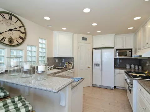 4049 Ocean Dr, Oxnard, CA 93035 photo 4