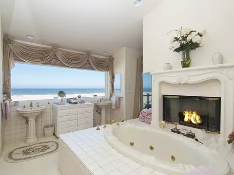 4049 Ocean Dr, Oxnard, CA 93035 photo 8