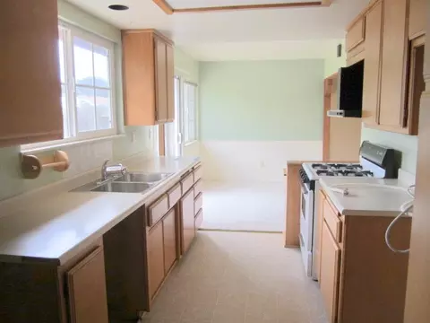 1128 N Poppy St, Lompoc, CA 93436 photo 5