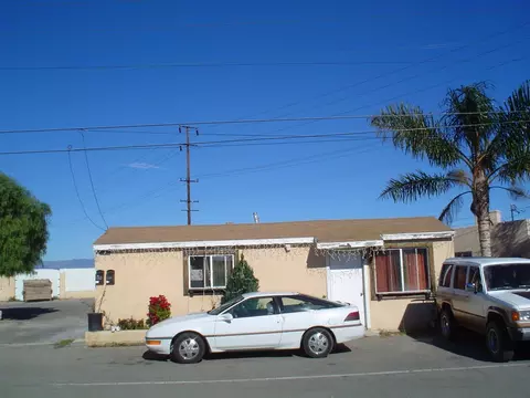 1552 Cypress St, Oxnard, CA 93030 photo 3