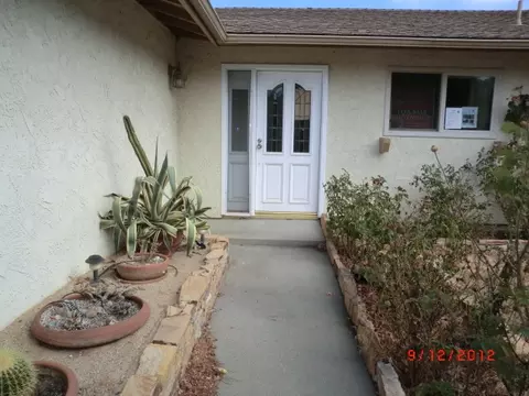 637 E Thomas St, Oak View, CA 93022 photo 2