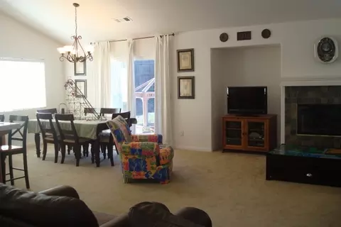 423 S Y St, Lompoc, CA 93436 photo 2