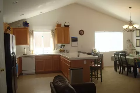 423 S Y St, Lompoc, CA 93436 photo 3