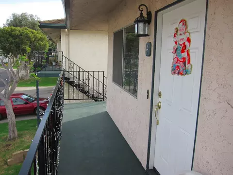 5940 Hickory St #4, Carpinteria, CA 93013 photo 2