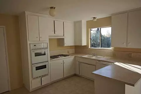 1539 Jay St, Carpinteria, CA 93013 photo 2