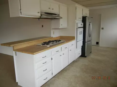 400 E Bell Ave, Lompoc, CA 93436 photo 5
