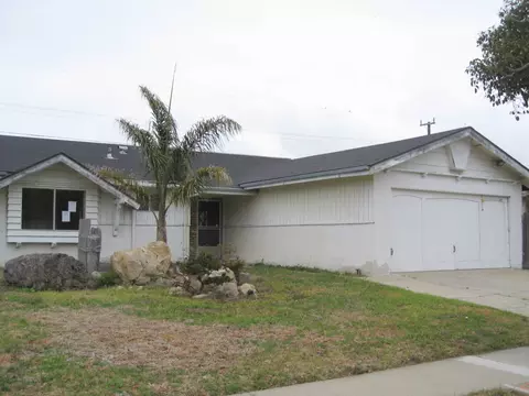 925 W Hickory Ave, Lompoc, CA 93436 photo 1