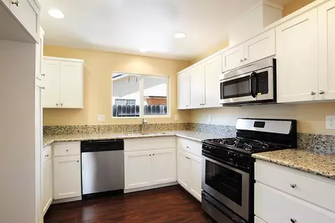 1340 Post St, Carpinteria, CA 93013 photo 2