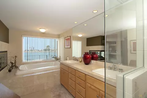 233 Santa Monica Dr, Oxnard, CA 93035 photo 9