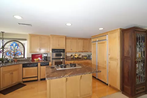 233 Santa Monica Dr, Oxnard, CA 93035 photo 5
