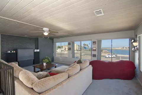 232 Santa Monica Dr, Oxnard, CA 93035 photo 3