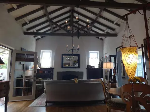 1237 E Cota St, Santa Barbara, CA 93103 photo 2