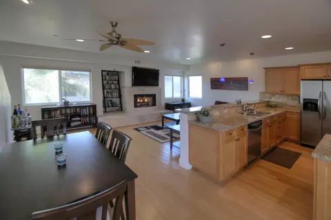 5212 Driftwood St, Oxnard, CA 93035 photo 3