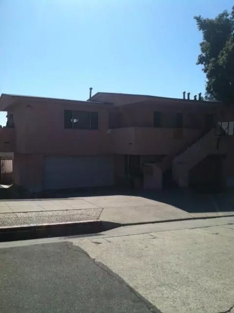 904 E Carrillo Rd, Santa Barbara, CA 93103 photo 2