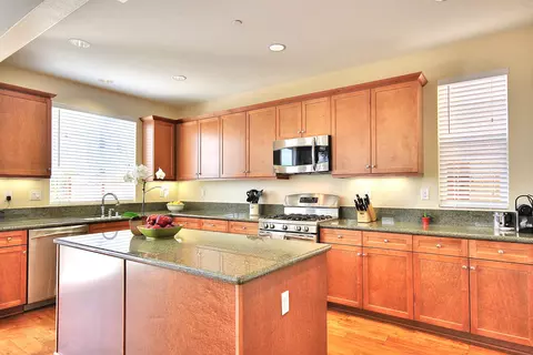 6375 Lagunitas Ct, Carpinteria, CA 93013 photo 2