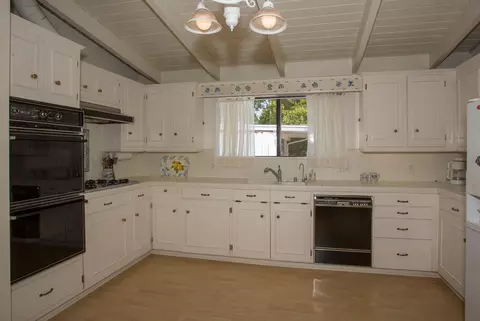 4835 3rd St, Carpinteria, CA 93013 photo 3