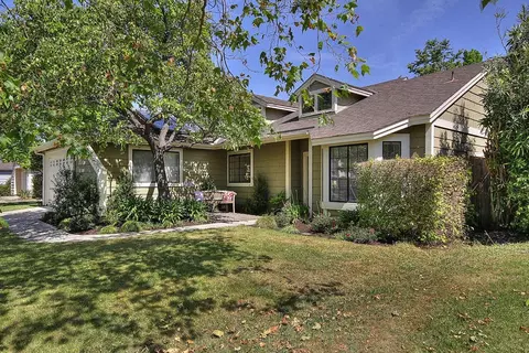 5254 Cambridge Ln, Carpinteria, CA 93013 photo 2