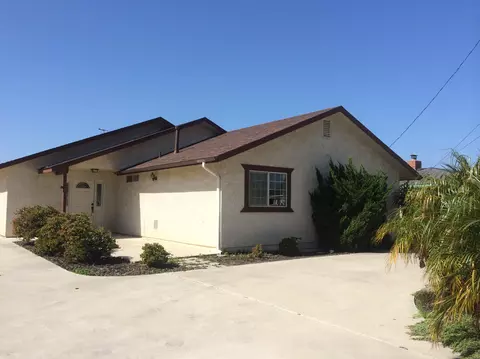 208 Walnut Dr, Oxnard, CA 93036 photo 1