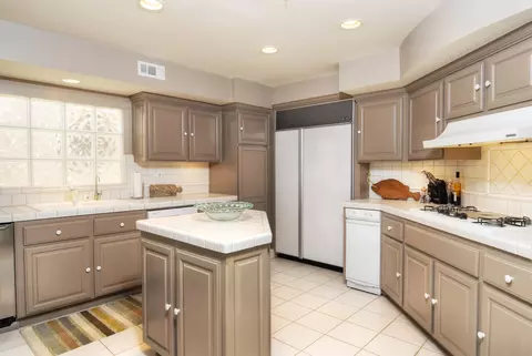 681 Mandalay Beach Rd, Oxnard, CA 93035 photo 12