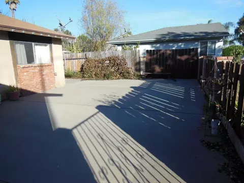 1013 E Barton Ave, Lompoc, CA 93436 photo 5