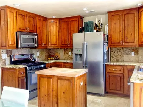 904 W Oak Ave, Lompoc, CA 93436 photo 2