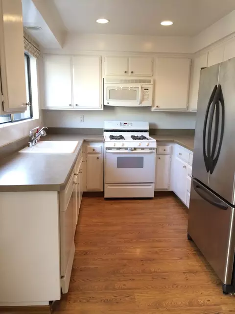 4407 Catlin Cir #D, Carpinteria, CA 93013 photo 2