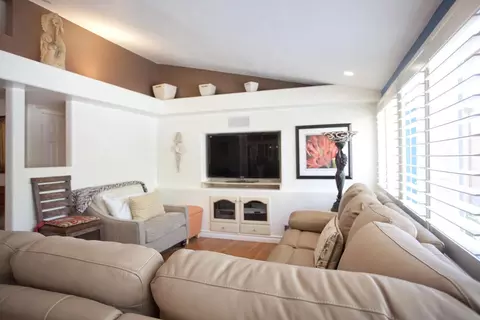 22505 Decoro Dr, Santa Clarita, CA 91350 photo 3