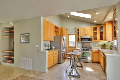 5290 Ogan Rd, Carpinteria, CA 93013 photo 3