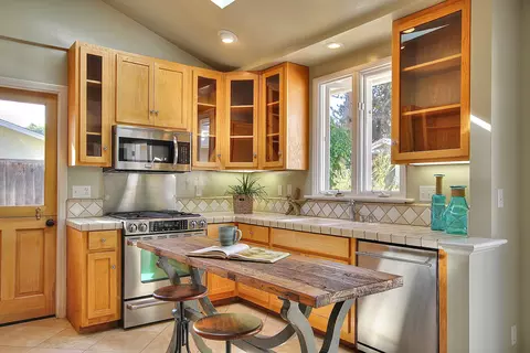5290 Ogan Rd, Carpinteria, CA 93013 photo 2