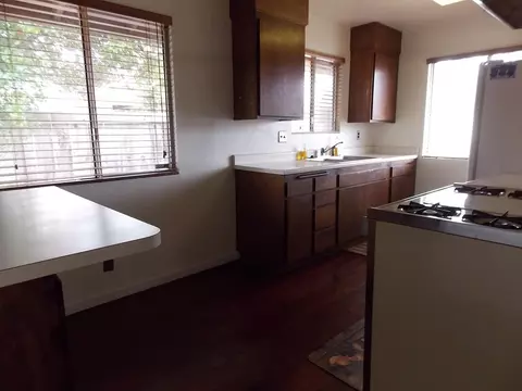 612 N 6th St, Lompoc, CA 93436 photo 2