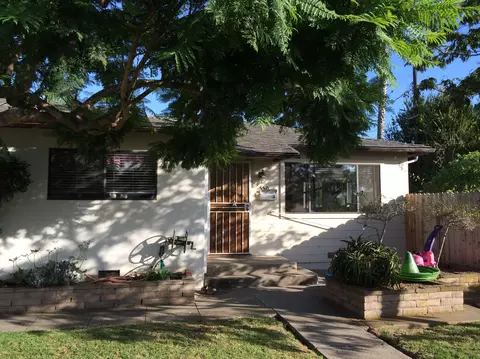 550 Ash Ave, Carpinteria, CA 93013 photo 2