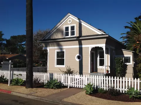 607 Walnut Ave, Carpinteria, CA 93013 photo 1