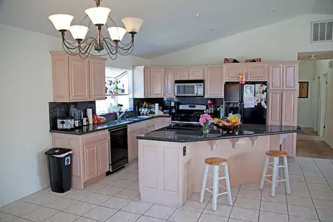 4854 8th St, Carpinteria, CA 93013 photo 3
