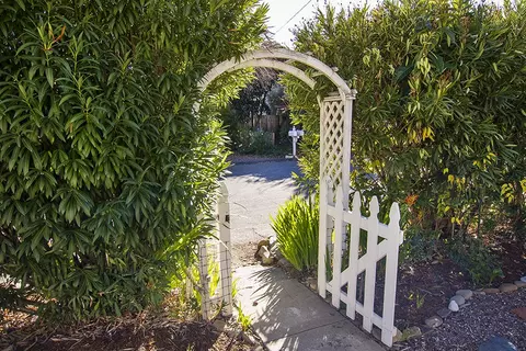 216 Eucalyptus St, Ojai, CA 93023 photo 4
